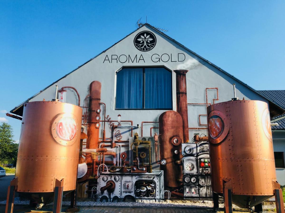 ホテル Aroma Gold Dolní Bousov エクステリア 写真
